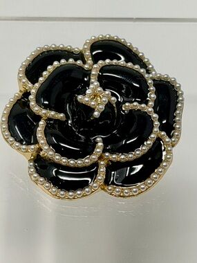 Black Enamel & Pearl Flower Brooch Gold-tone NEW